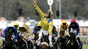 Who won the 2002 Melbourne Cup?