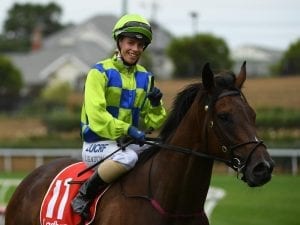 Jessica Eaton lands prize at Moonee Valley