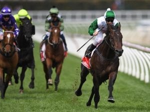 Thinkin' Big dominant in Caulfield Classic