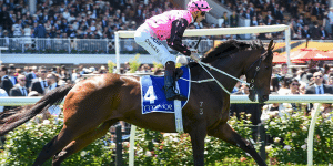 Flying Artie wins Coolmore Stud Stakes