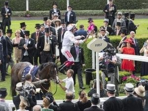 Dettori wins Commonwealth Cup on Advertise