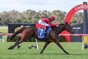 Sandown treble for Billy the Kid