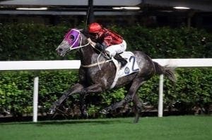 Purton closes in on HK jockey title