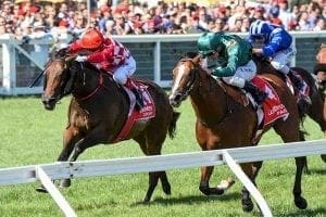 Catchy wins Blue Diamond Stakes